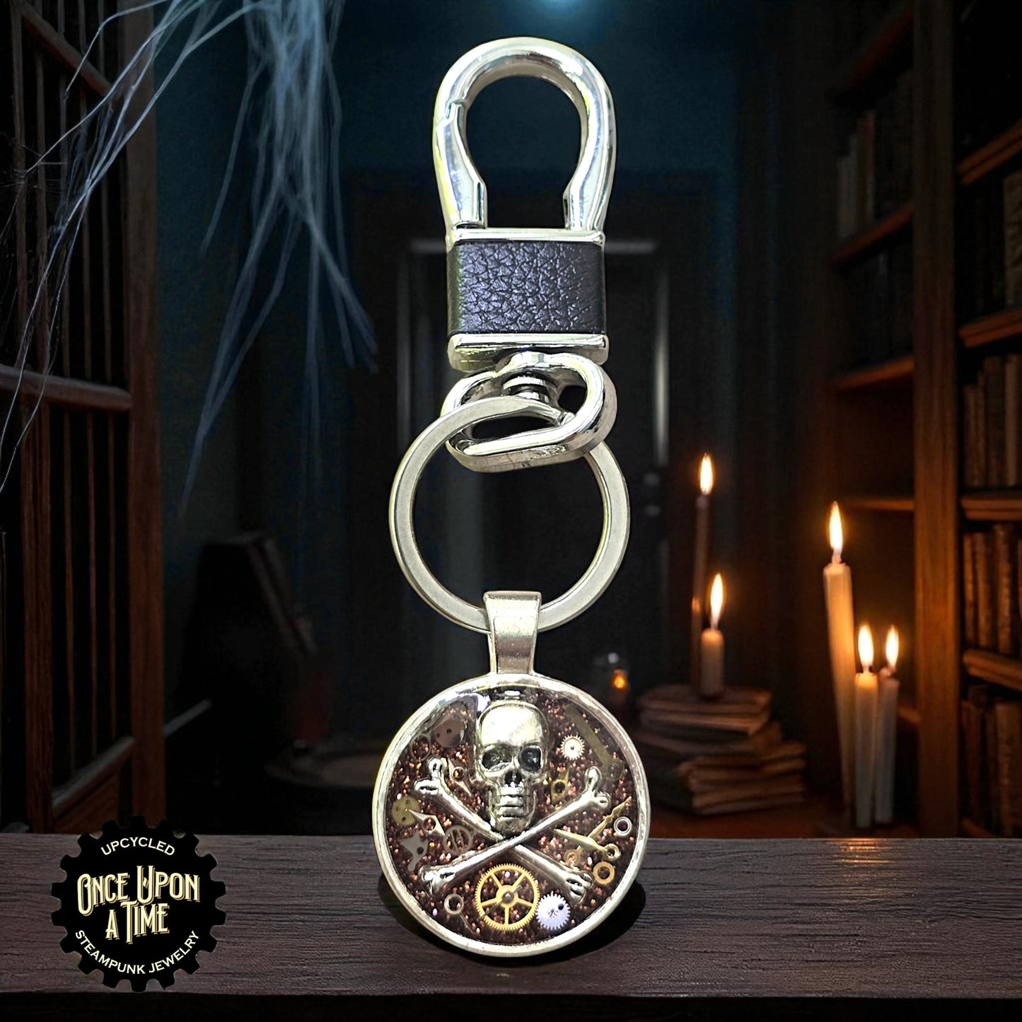 Skull & Crossbones S Round Watch Part Keychain - Pirate